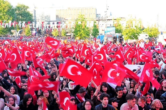 BEŞİKTAŞ BELEDİYESİ 19 MAYIS’I ‘GENÇLİK FESTİVALİ’YLEKUTLADI!