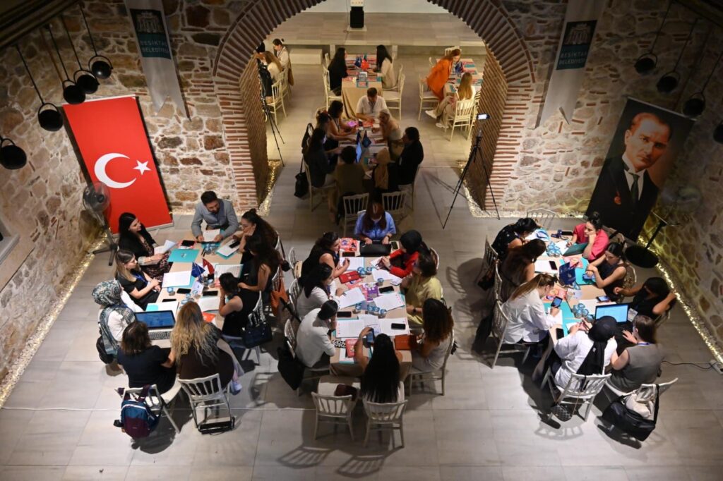 KIZ ÇOCUKLARI İÇİN POLİTİKA VE TASARIM ÇALIŞTAYI BEŞİKTAŞ’TAGERÇEKLEŞTİRİLDİ