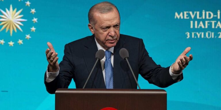 Erdoğan’a Suç Duyurusunda Bulunan Avukatlara Soruşturma…