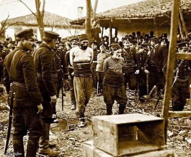 BU “ADAM”I NASIL SEV(E)MİYORSUNUZ?