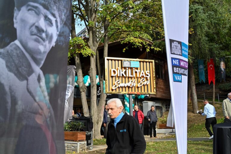 BEŞİKTAŞ’TA DİKİLİTAŞ EMEKLİ EVİ AÇILDI; ÇAY 1 TL BAŞKAN VEKİLİ ŞİŞMAN: BÜYÜKLERİMİZE ‘BEŞİKTAŞ YANINIZDA’ DEMENİN ÖNEMLİ BİR ADIMINI ATTIK