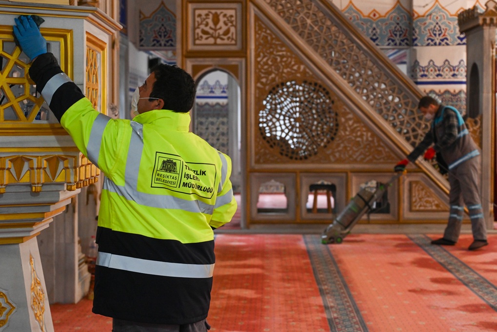 Beşiktaş Belediyesi’nden Ramazan Öncesi Camilerde Kapsamlı Temizlik…