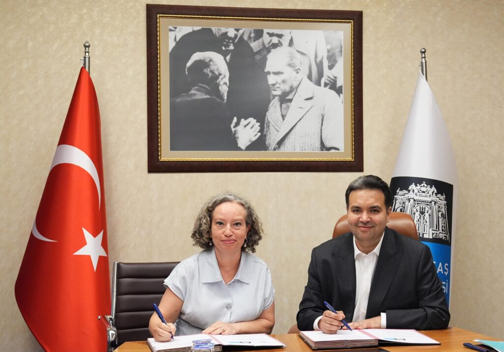 BEŞİKTAŞ BELEDİYESİ MEMURLARI İÇİN TÜRKİYE’NİN EN GÜÇLÜ SÖZLEŞMELERİNDEN BİRİNE İMZAATTI