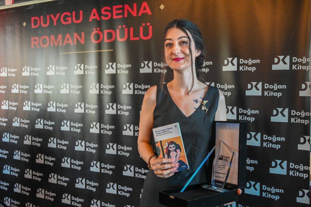 DUYGU ASENA ROMAN ÖDÜLÜ SAHİBİNİ BULDU