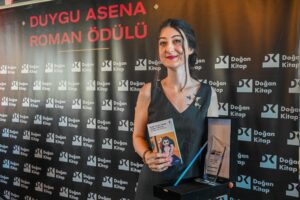 DUYGU ASENA ROMAN ÖDÜLÜ SAHİBİNİ BULDU